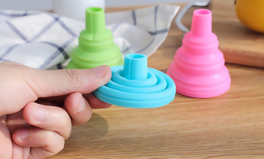 Image 6: Up to 4 Space-Saving Collapsible Kitchen Funnel