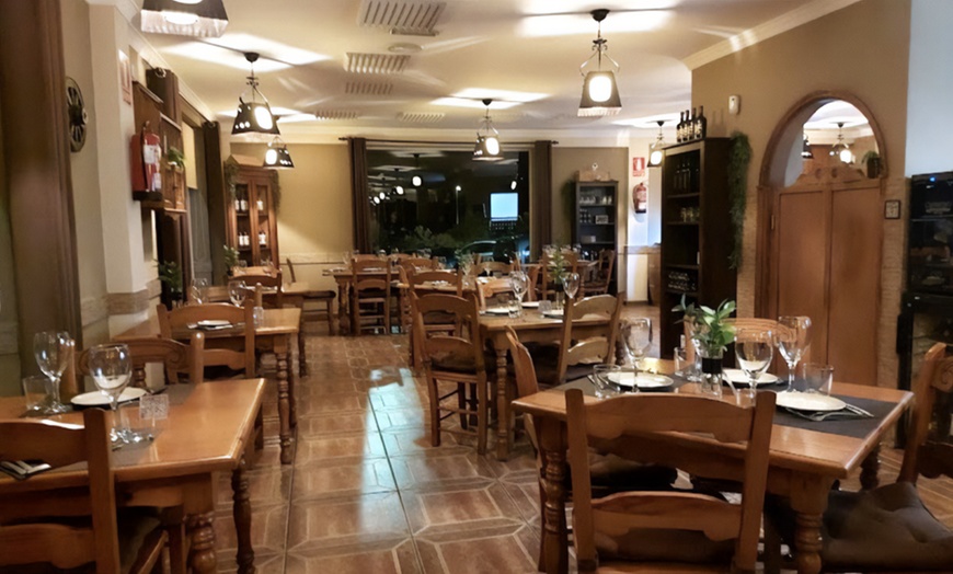 Image 7: Menú de cocina al grill para 2 o 4 con entrante, postre y bebida