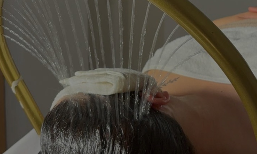 Image 8: Dermclar Method Hair Loss prevention and Neck Massage