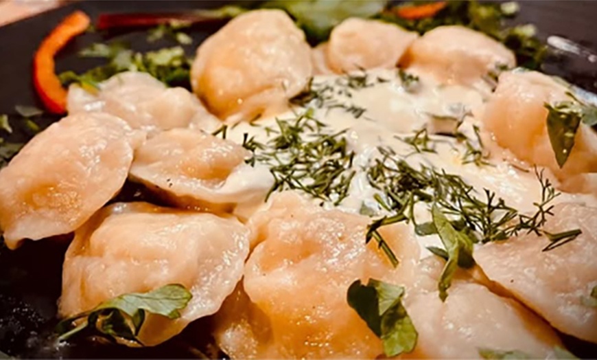 Image 2: Raffiniertes osteuropäisches 2-Gänge-Menü für 2 - 4 Personen