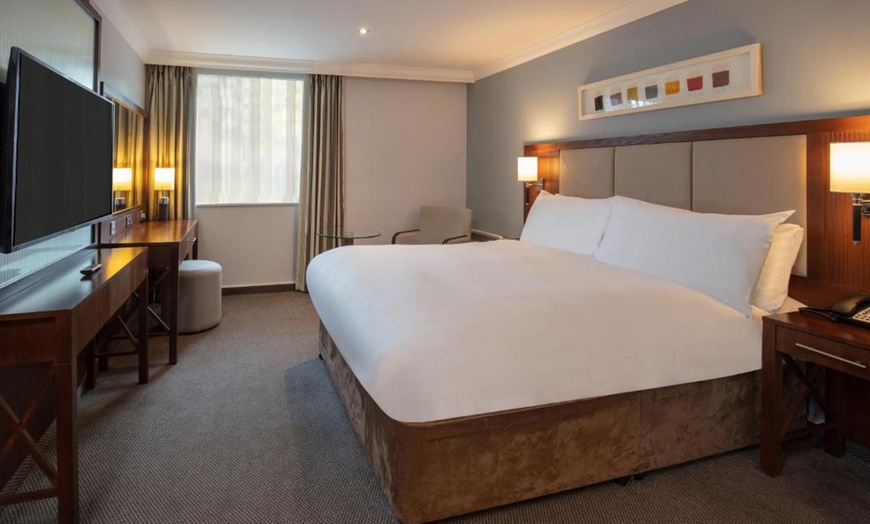 Image 18: Winchester: 4* Classic Double Room Stay with Breakfast