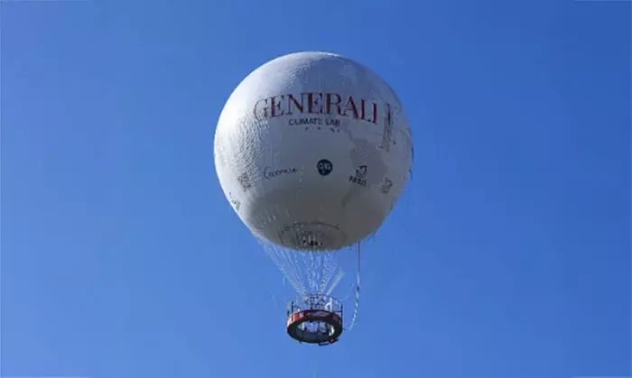 Superbe vue panoramique de Paris à bord du Ballon de Paris Generali
