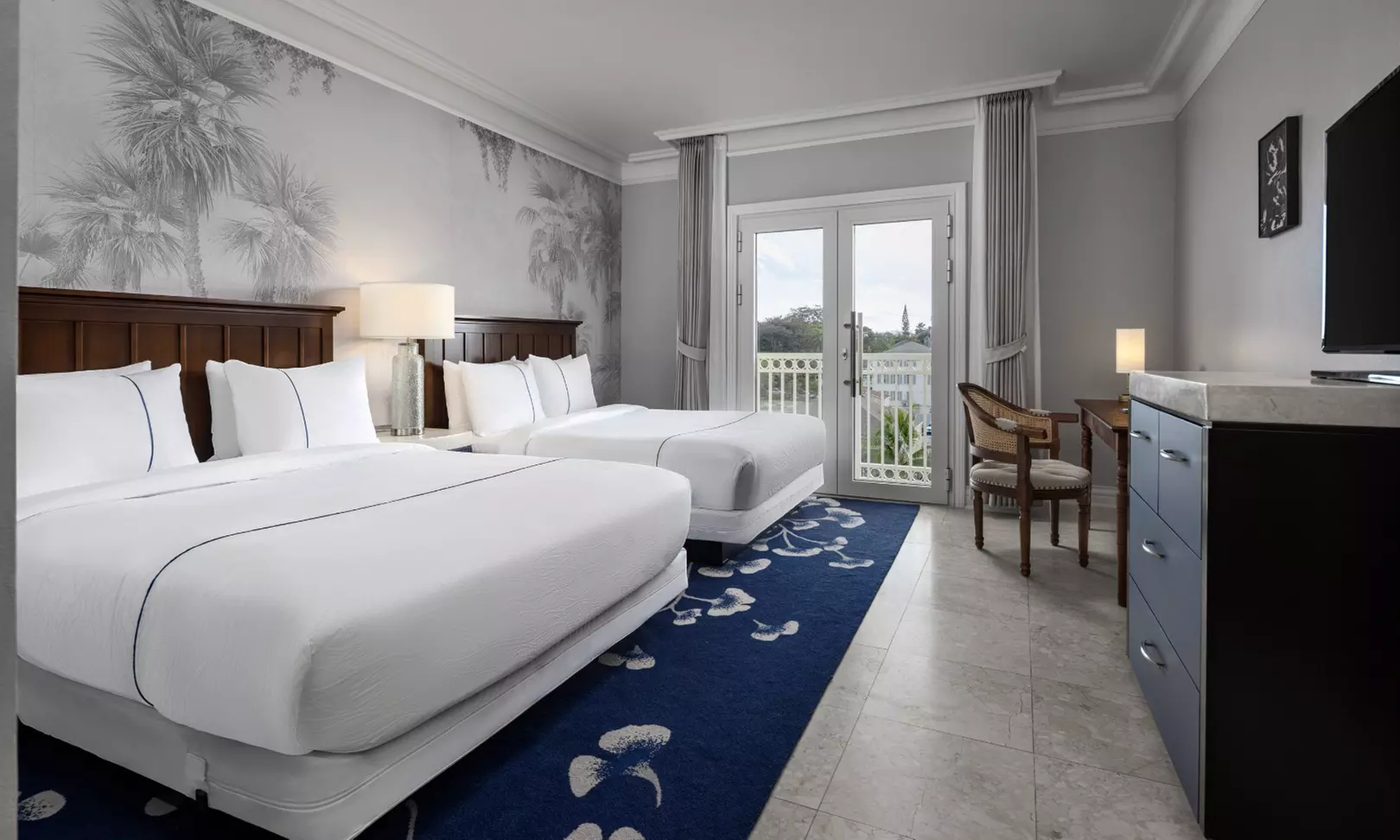 Oceanfront escape near shopping, dining, and cruise port