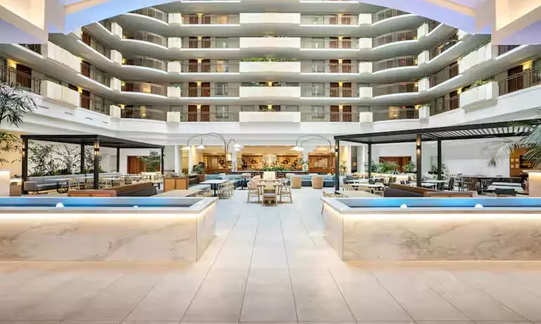 Member Pricing: Hotel Near Anaheim With Breakfast & Pool

