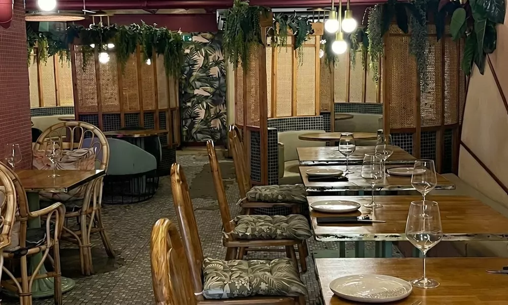 Menú VALOO para 2 o 4 personas en plena plaza del Ayuntamiento