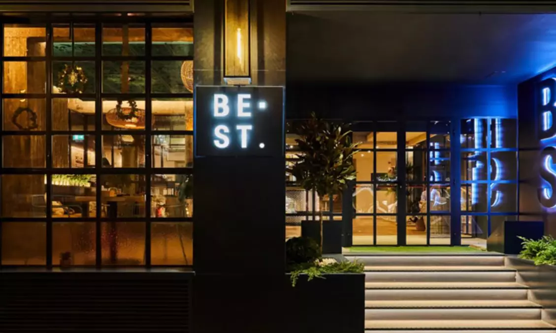 Menú internacional para 2 personas con entrante, postre y bebida