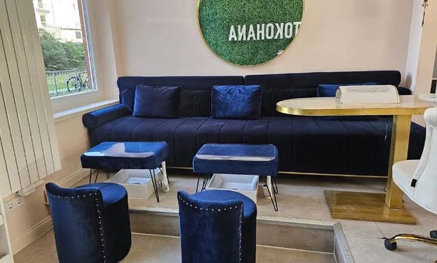 Image 4: Klassische Maniküre oder Pediküre mit Schellack für 1 Person