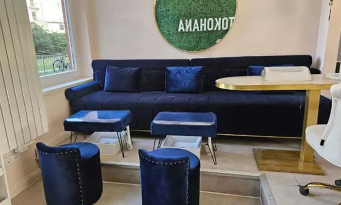 Klassische Maniküre oder Pediküre mit Schellack für 1 Person