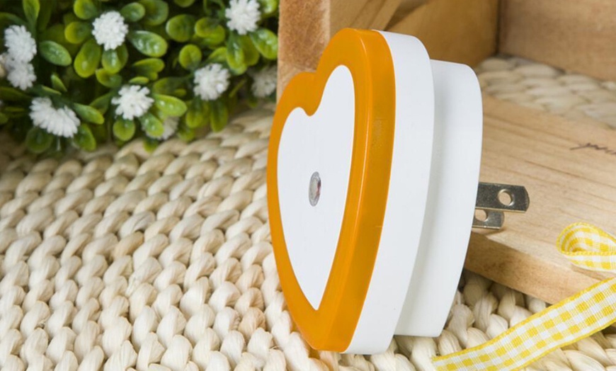 Image 58: 4-8 PCS Auto LED Light Induction Sensor Control Bedside Night Light In Wall Lamp