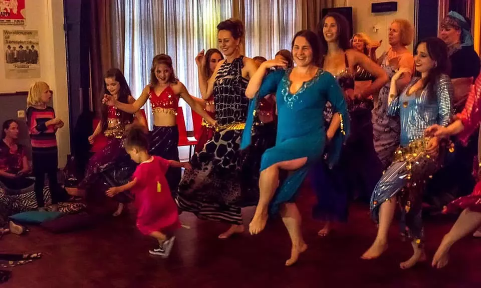 Buikdanslessen naar keuze