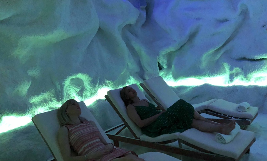 Image 13: 1 o 3 sesiones de haloterapia en cueva de sal para niños o adultos