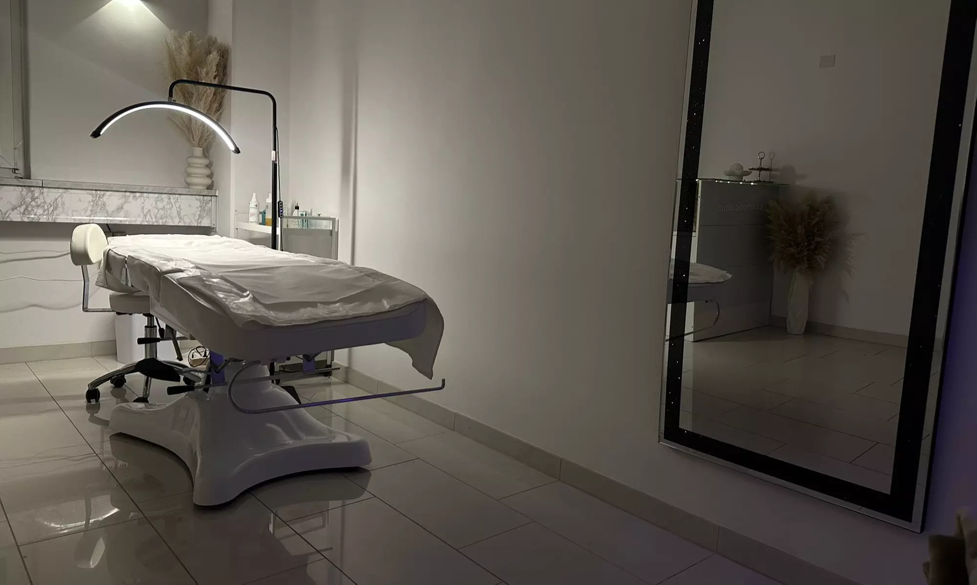 Microneedling für das Gesicht mit optionalem BB-Glow für 1 Person