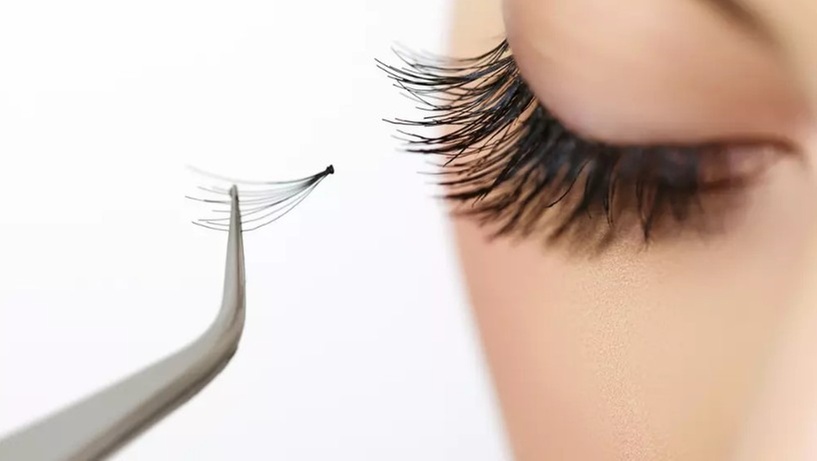 Full Set of Eyelash Extensions Classic, Classic Hybrid, or Volume
