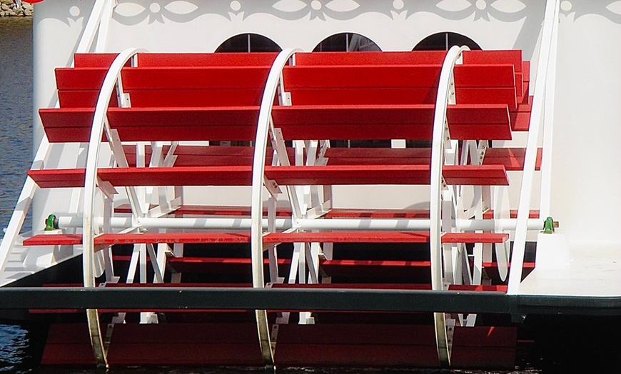 Image 3: Mississippi River Cruises: Dining/Sightseeing on the Minneapolis Queen