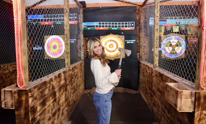 Image 2: Up to 40% Off Axe Throwing Experience at iSmash - Stuart 
