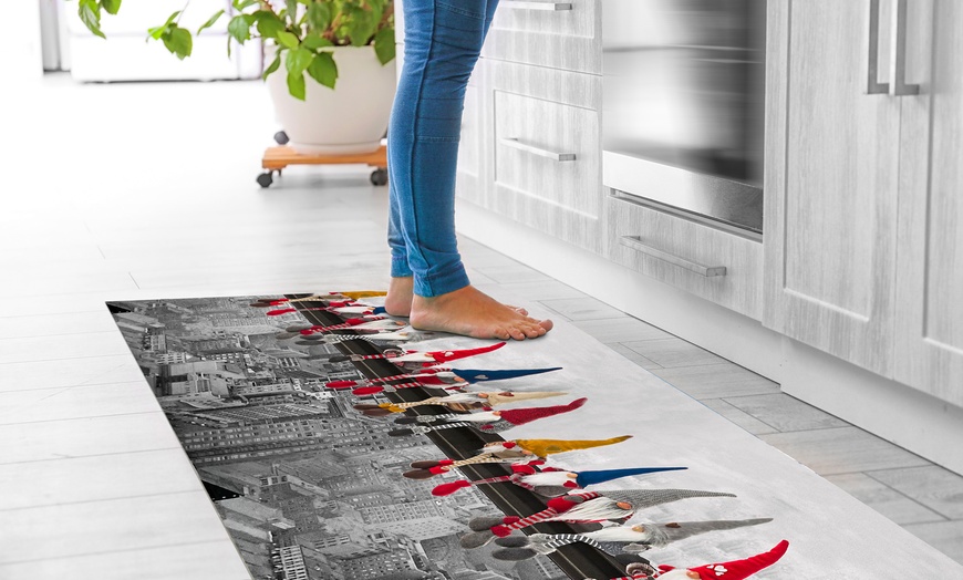 Image 6: Antislip keukentapijt met kerstpatroon
