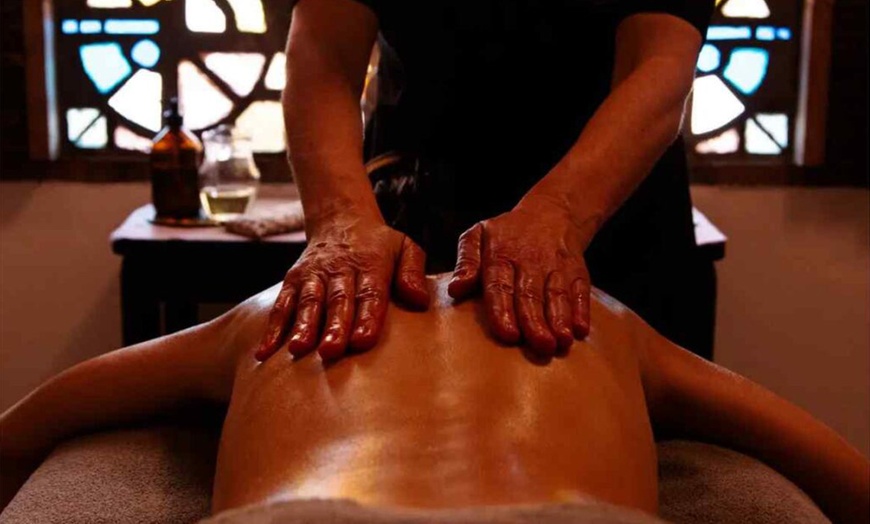 Image 21: Escapada Termal Deluxe: Relax y Bienestar en Hotel Termes Montbrió 4*