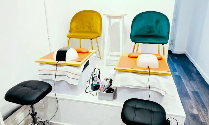 Beauté des mains ou pieds : vernis semi-permanent ou pose américaine