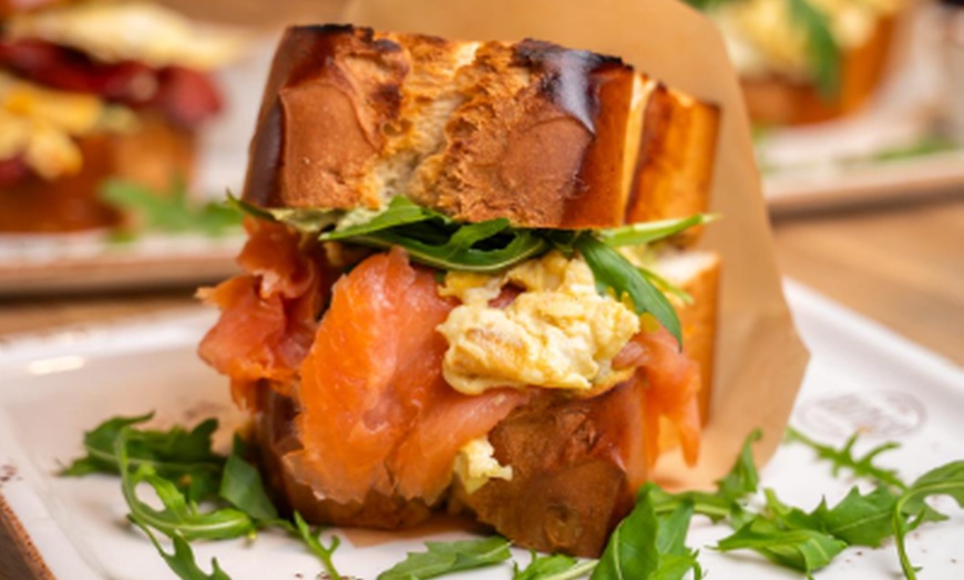 Image 3: Egg Drop Sandwich (Briochebrot mit Rühreier) für 1, 2 oder 4 Personen