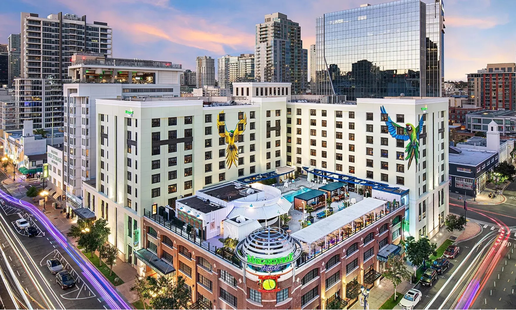 4-Star Stay With Rooftop Pool in San Diego's Lively Gaslamp Quarter
