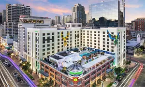 4-Star Stay With Rooftop Pool in San Diego's Lively Gaslamp Quarter