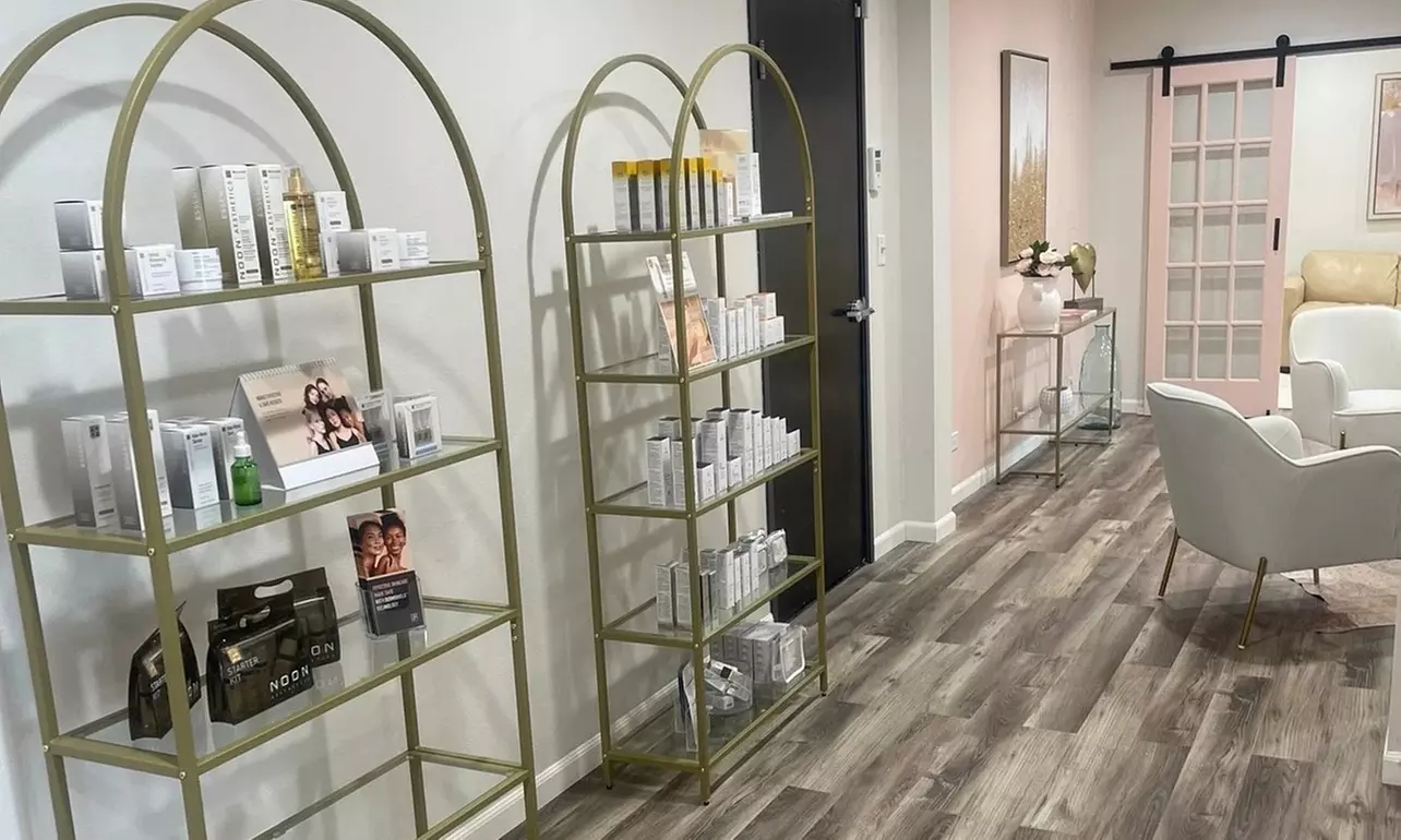 30-Min IPL Sessions (Intensive Pulse Light Therapy) for Face & Neck