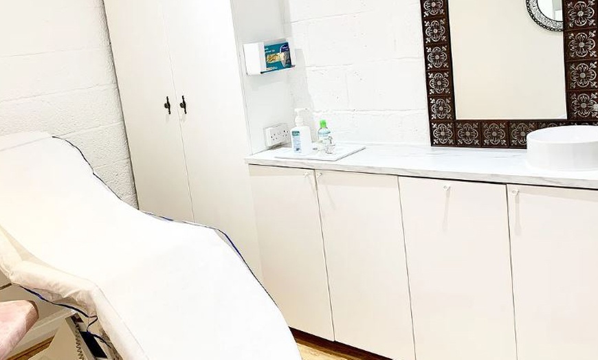 Image 3: Covent Garden Dermal Filler Deals – 1ml, 2ml or 3ml Choice of Areas