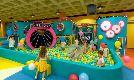 Acceso a parque de trampolines y juegos para 1 persona: L-J excepto festivos / 60 minutos / Outdoor