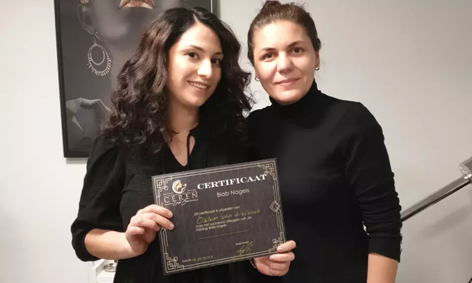 Van beginner tot beauty-expert in 1 dag: privé- of groepsbeautycursus naar keuze in Ede of Amsterdam, tot 67% korting - Primary Image