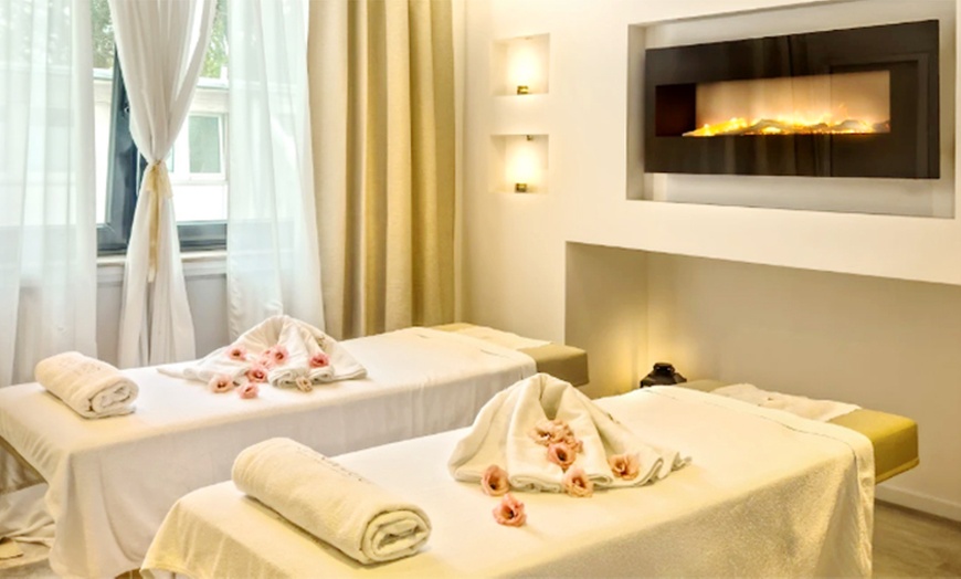 Image 2: 60 Min. Ganzkörper-Massage mit Aromaöl für 1 Person