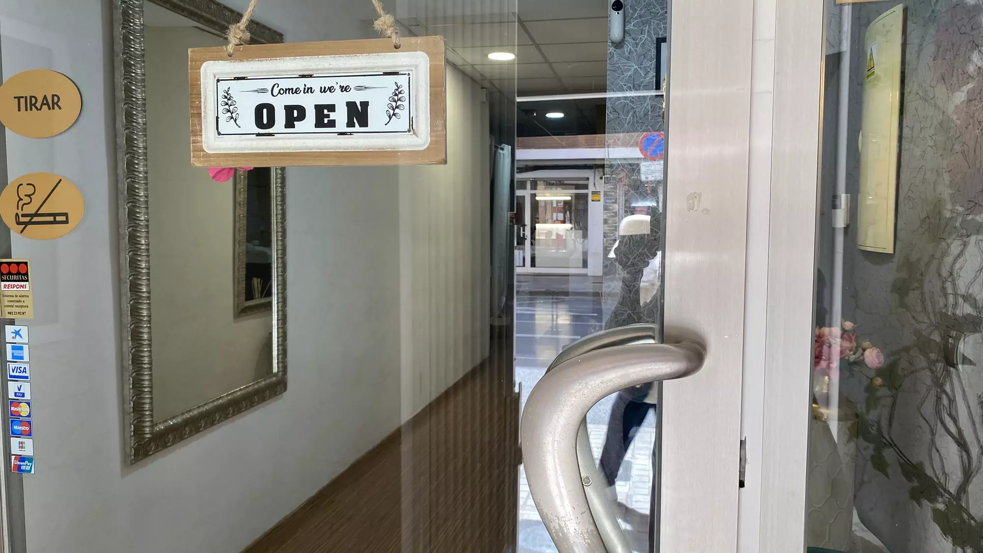 ¡Limpieza facial, radiofrecuencia y electroestimulación!