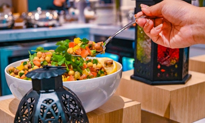 Image 2: 4* Iftar Buffet with Free-Flowing Ramadan Beverages