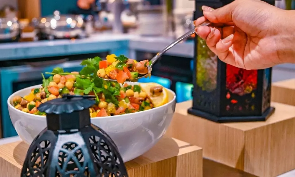 4* Iftar Buffet with Free-Flowing Ramadan Beverages