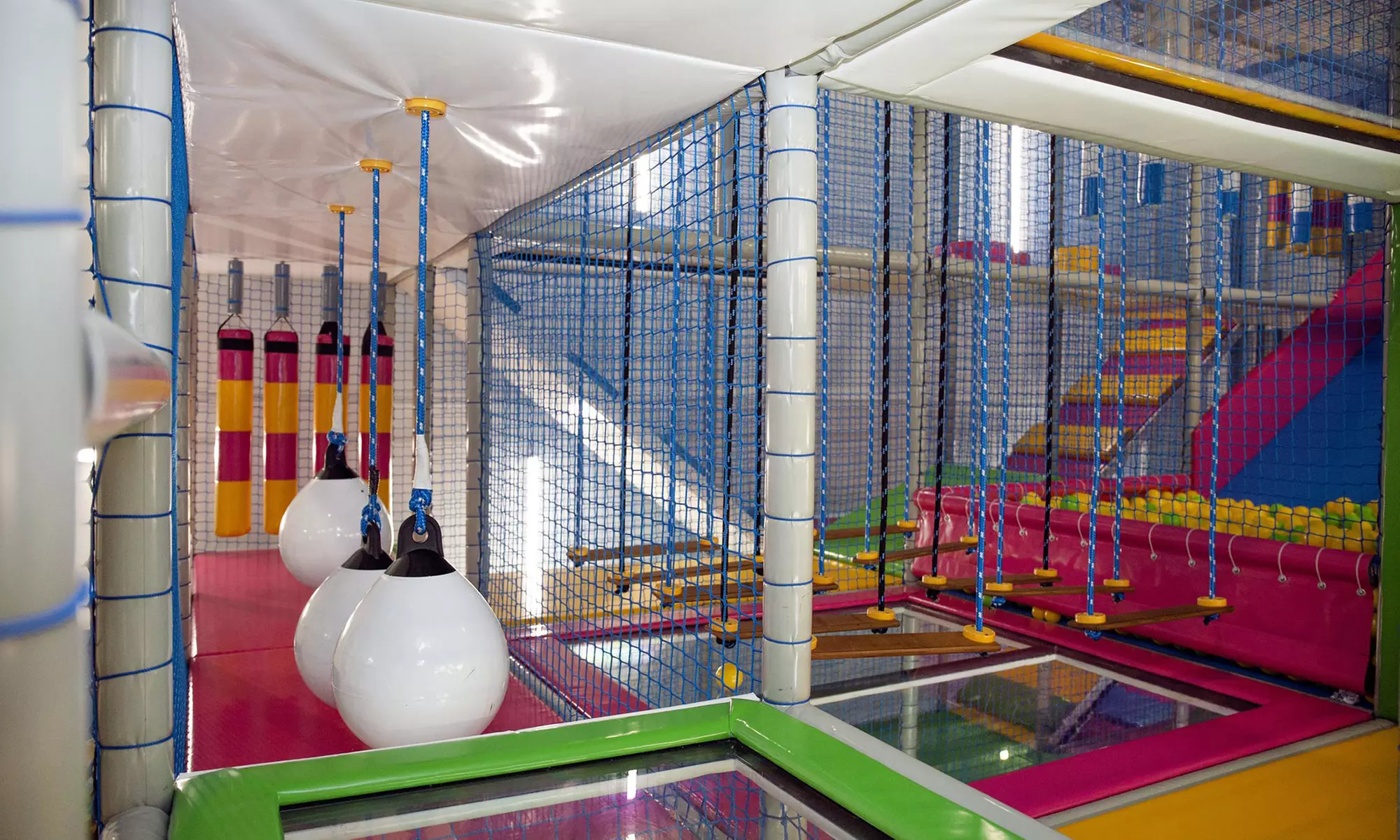 Godzinne lub nielimitowane wejście do sali zabaw Sokoliki Park