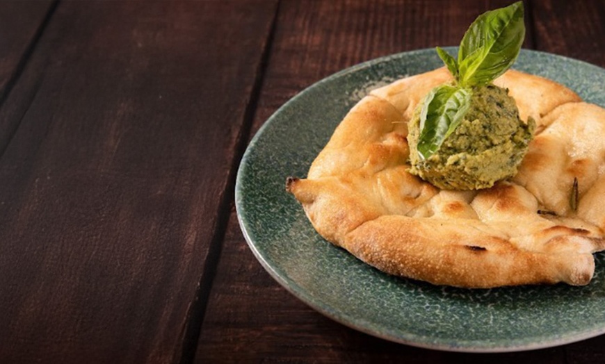 Image 9: Brunch con sabor a Italia para 2 personas con copa de Bellini