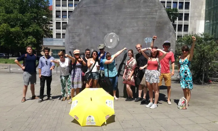 Image 2: Stadtrundgang durch Stuttgart für 1 - 6 Personen