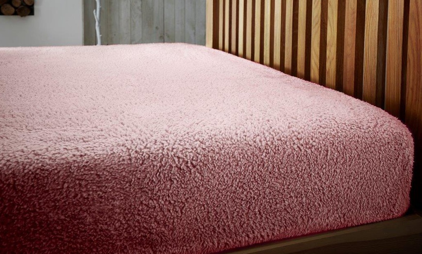 Image 3: Teddy Fleece Thermal Fitted Sheet
