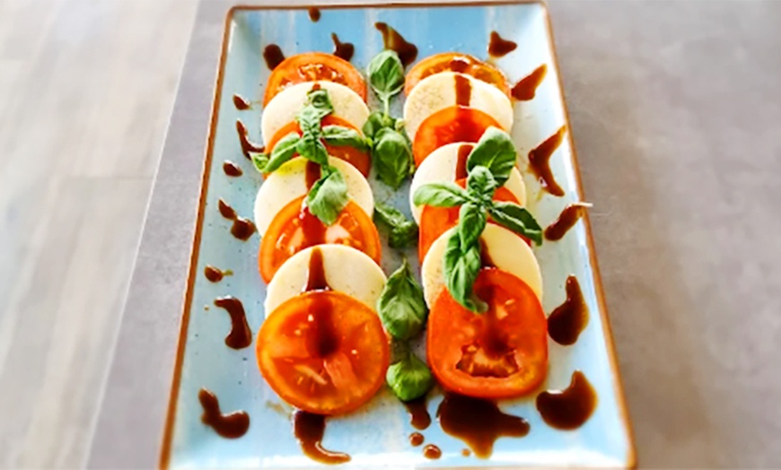 Image 4: Pizza-Weltreise inkl. Salat & Limo oder 2-Gänge-Pasta-Menü für 2 Pers.