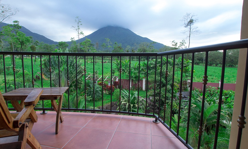 Image 8: ✈ 5-Night Costa Rica Volcano & Cloud Forest Trip w/Air, Car Rental