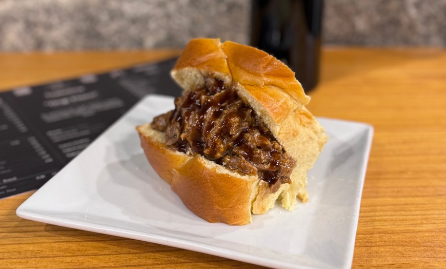 Image 2: Hasta 55% de dto. en Cocina española en Txakolina Cava Baja