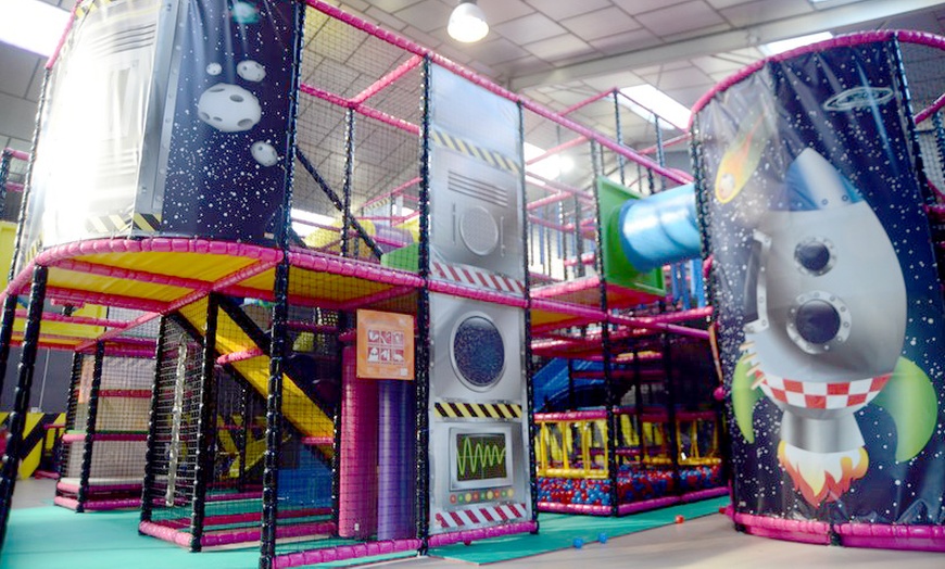 Image 3: Toboggans et jeux pour enfants à Kids Galaxy