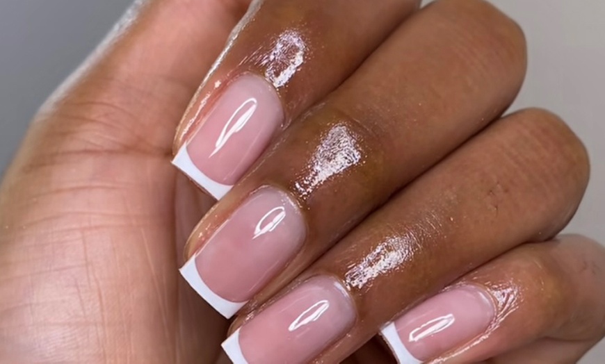 Image 1: Up to 39% Off on Spa / Salon Beauty Treatments at MARAS