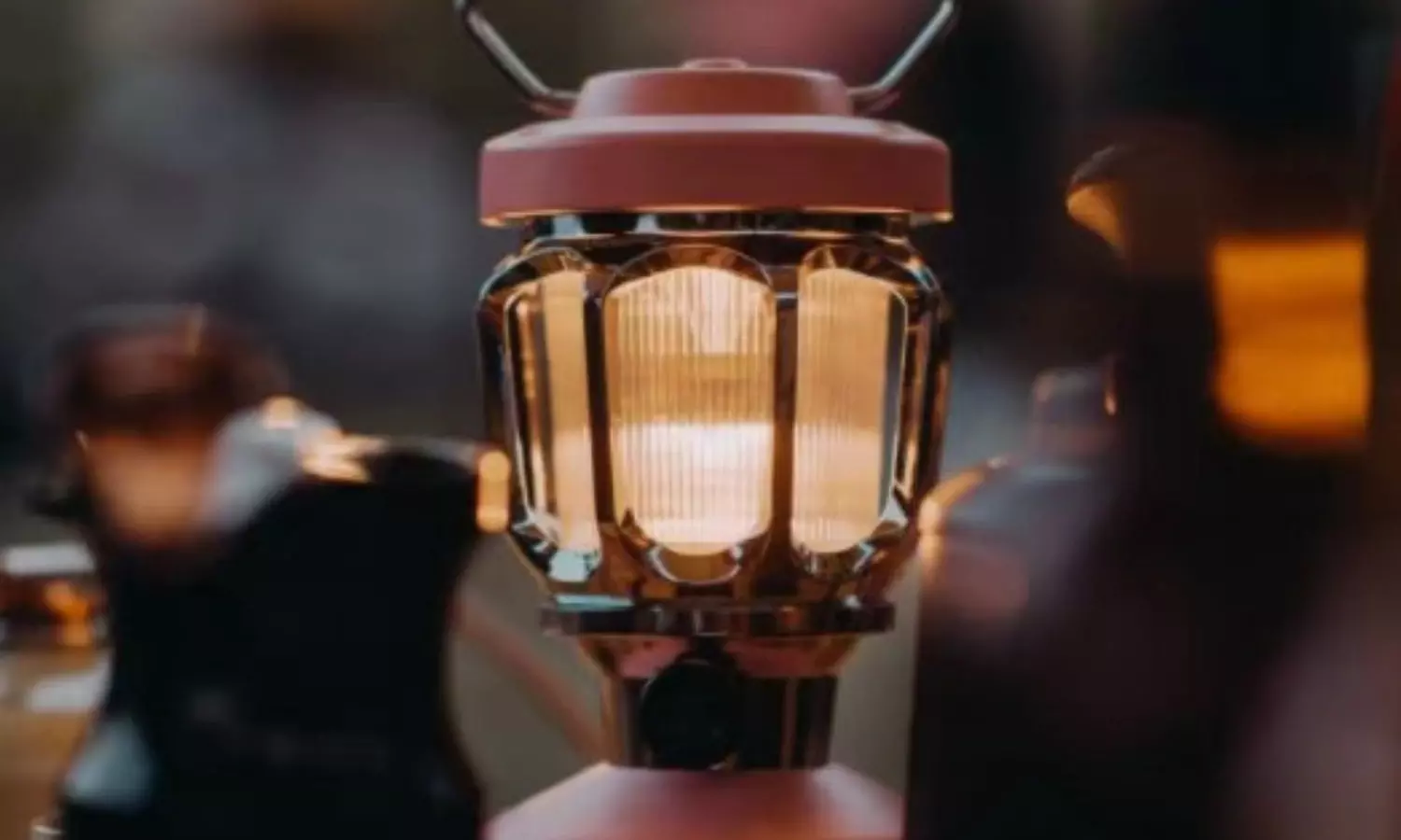 Lanterne LED autonome (100 heures) et rechargeable