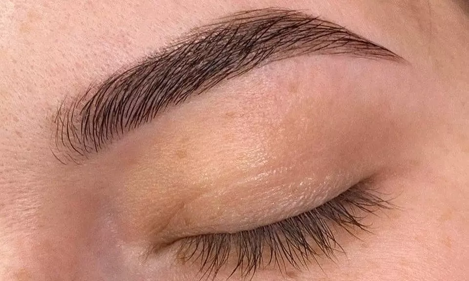 Tratamientos de cuidado de pestañas y cejas a elegir para 1 persona