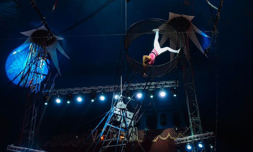 Image 16: Circus Vegas - American Circus