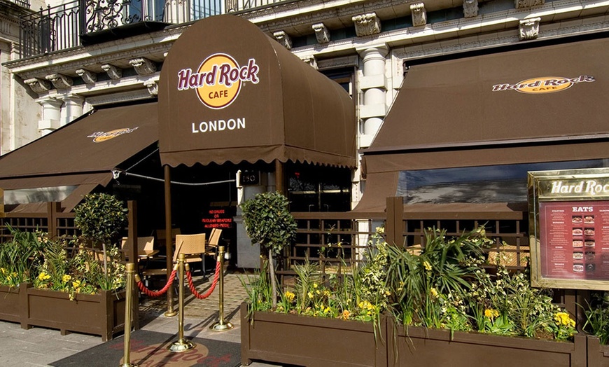 Image 5: ✈London: 1-2 Nights with Hard Rock Café Dining