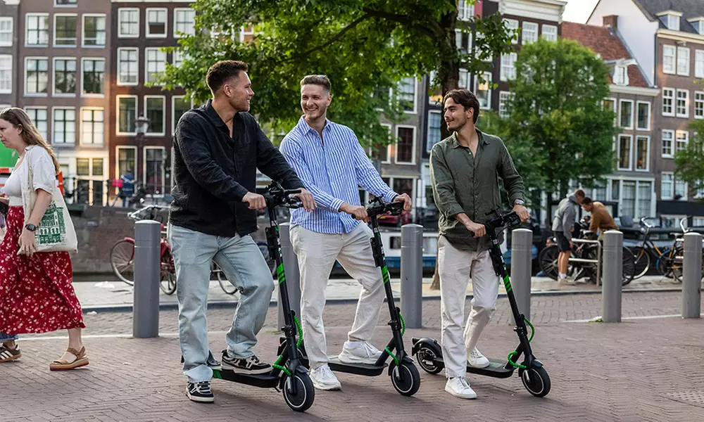Amsterdam per elektrische step: 1 of 3 uur of een hele dag