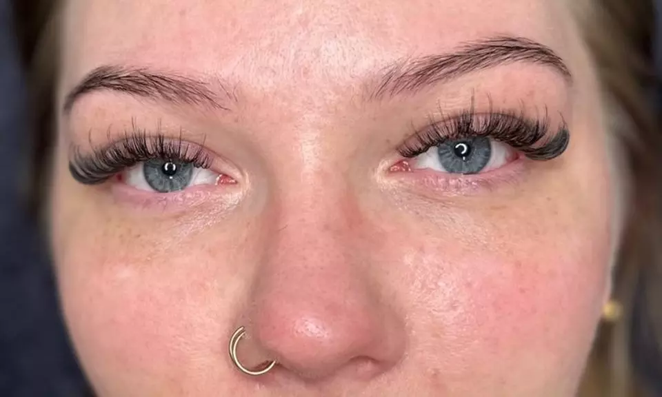 Full Set of Classic, Volume/Hybrid Eyelash Extensions + Two Week Fill