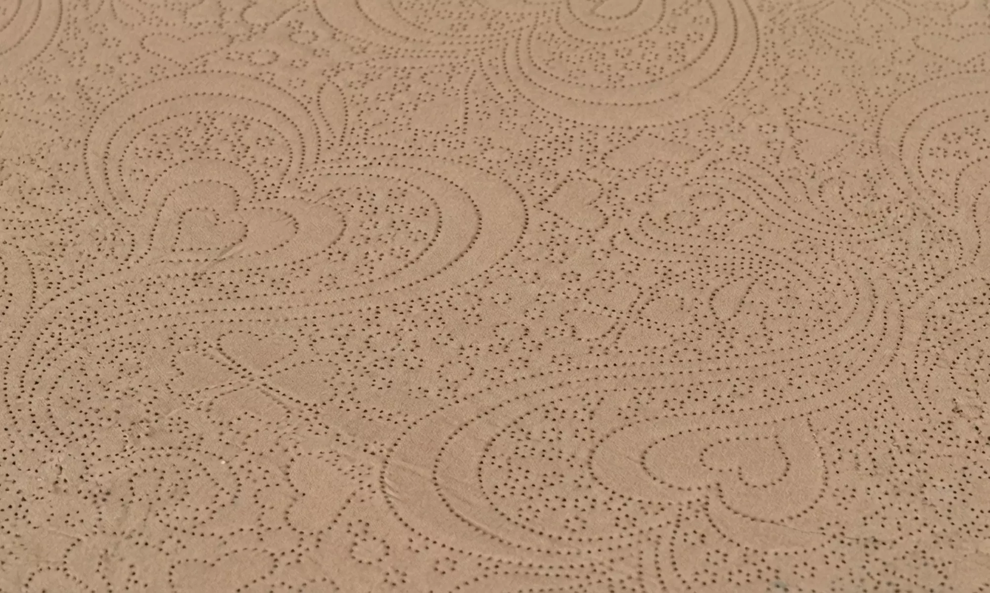 Gewatteerde sprei met kanten ruches