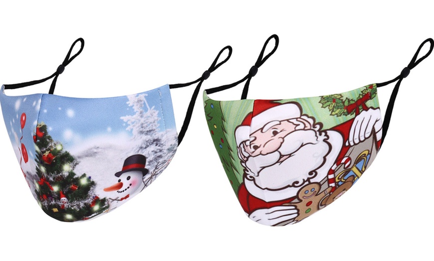 Image 15: Christmas-Themed Face Mask